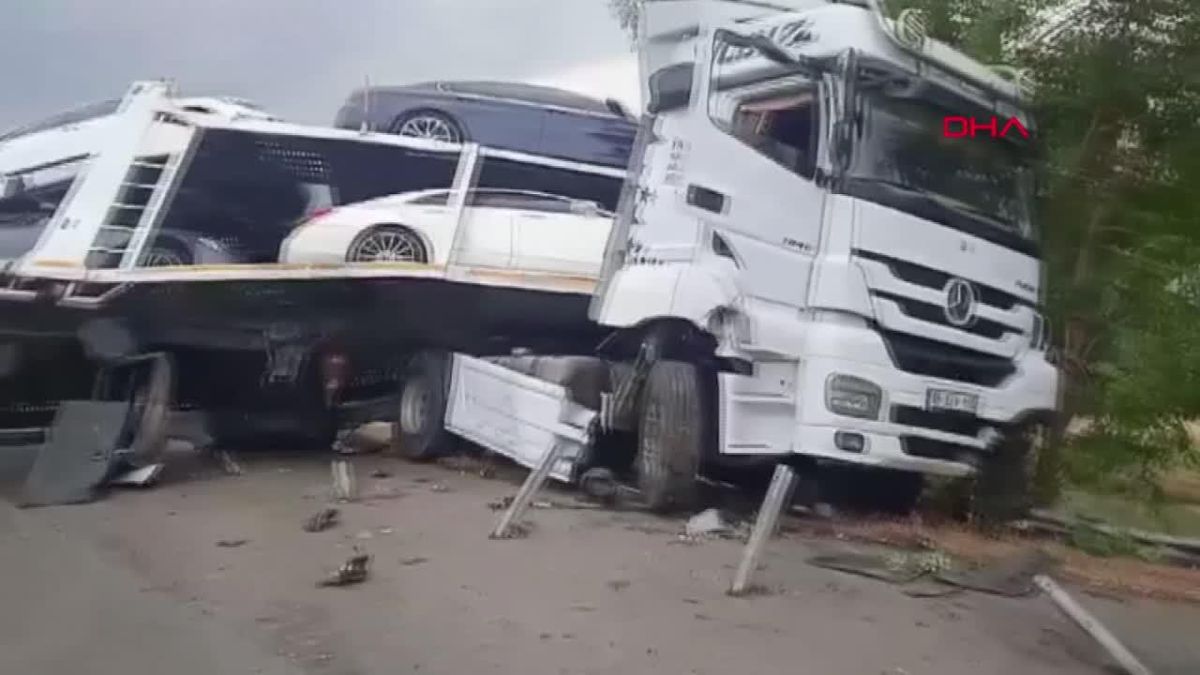 Amasya'da otomobil yüklü TIR kaza yaptı