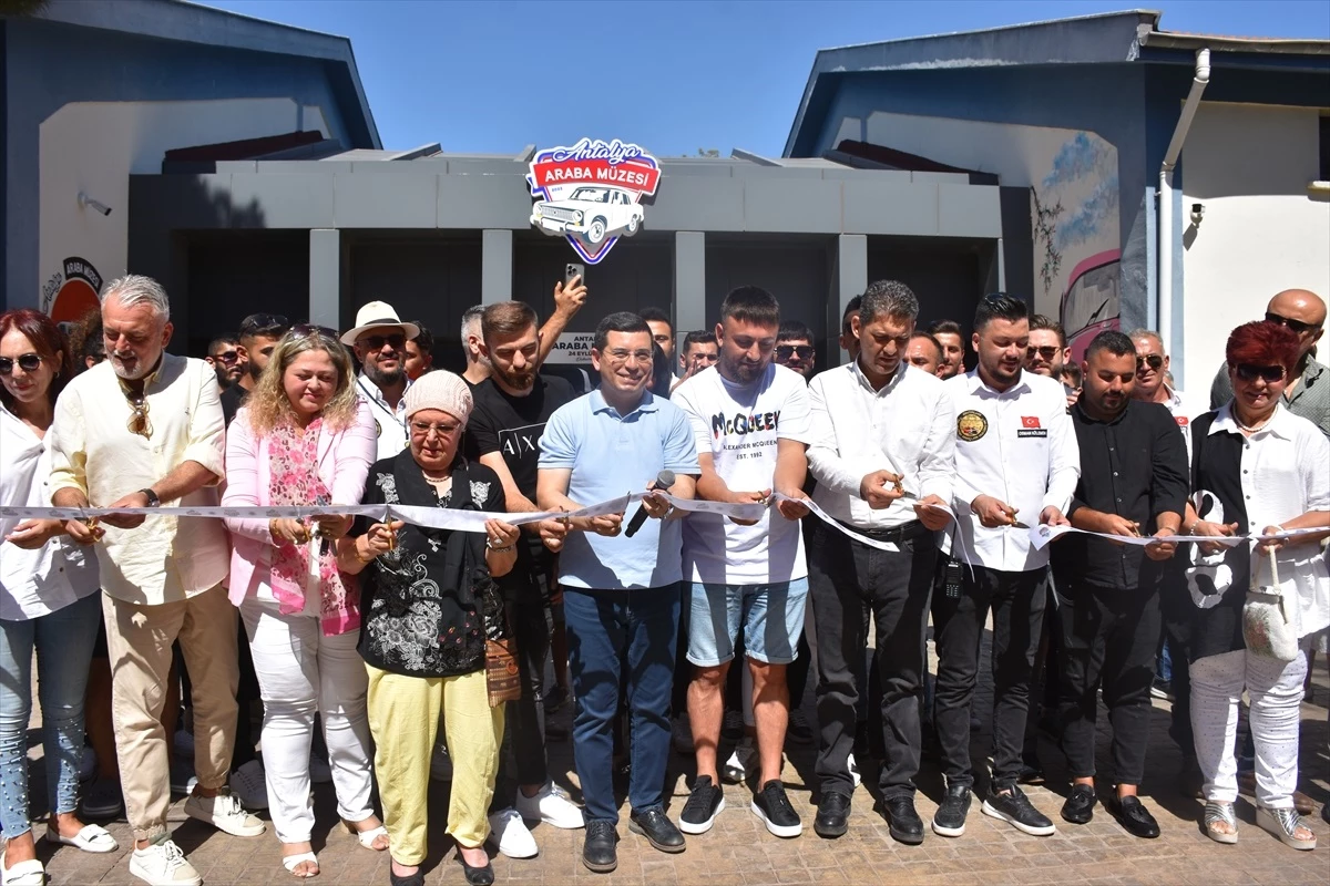 Antalya Otomobil Festivali'nde 1500 Otomobil Tutkunu Bir Araya Geldi