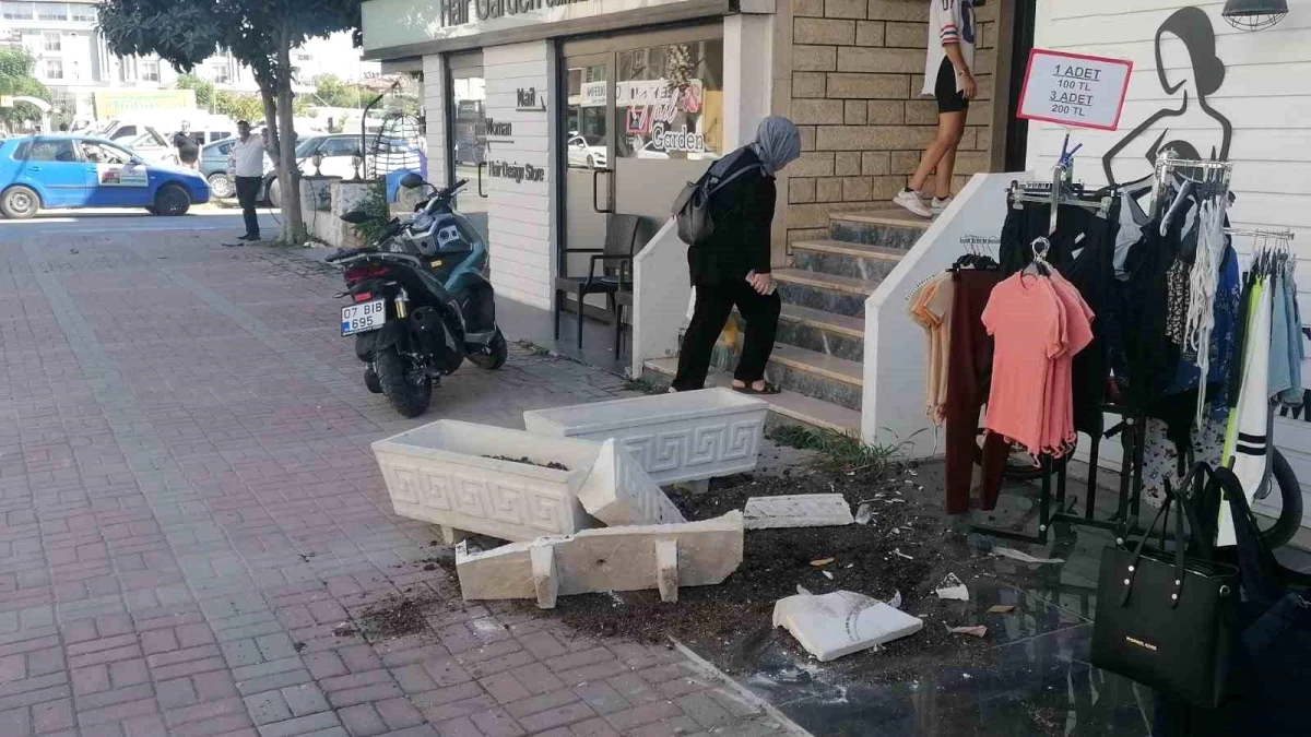 Antalya'da motosiklet kazası: Motosiklet sürücüsü yaralandı