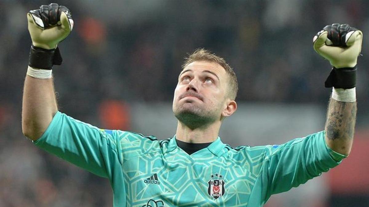 Beşiktaş'a sakatlık şoku! Mert Günok devam edemedi