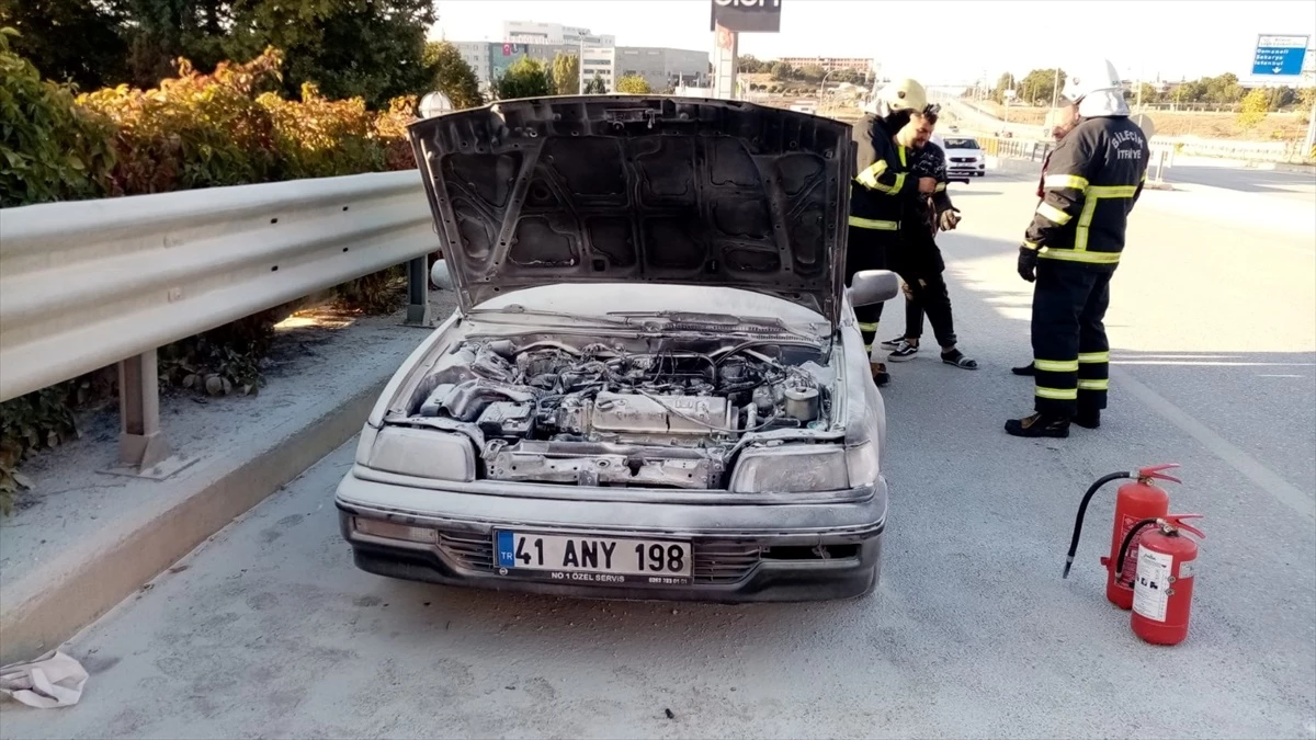 Bilecik'te seyir halindeki otomobil alev aldı