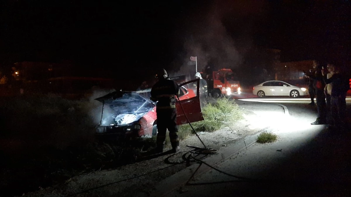 Çorum'da Kaza Sonrası Alev Alan Otomobilde Yangın Söndürüldü