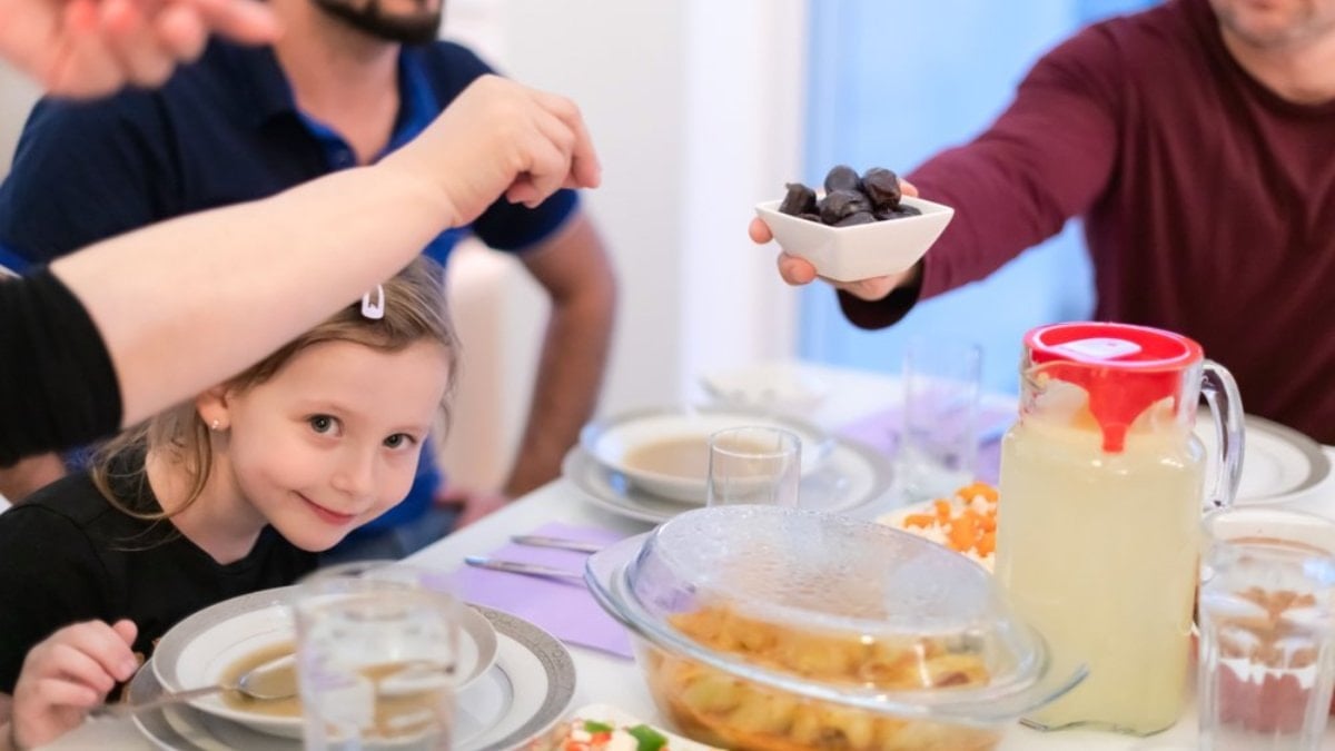 Ebeveynler dikkat! Akşam yemekleri, davranışlarını etkiliyor