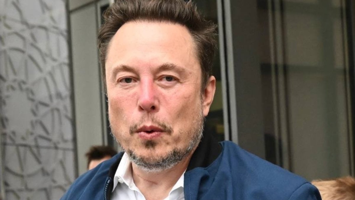 Elon Musk’tan Twitter hamlesi: Herkesten para alabilir