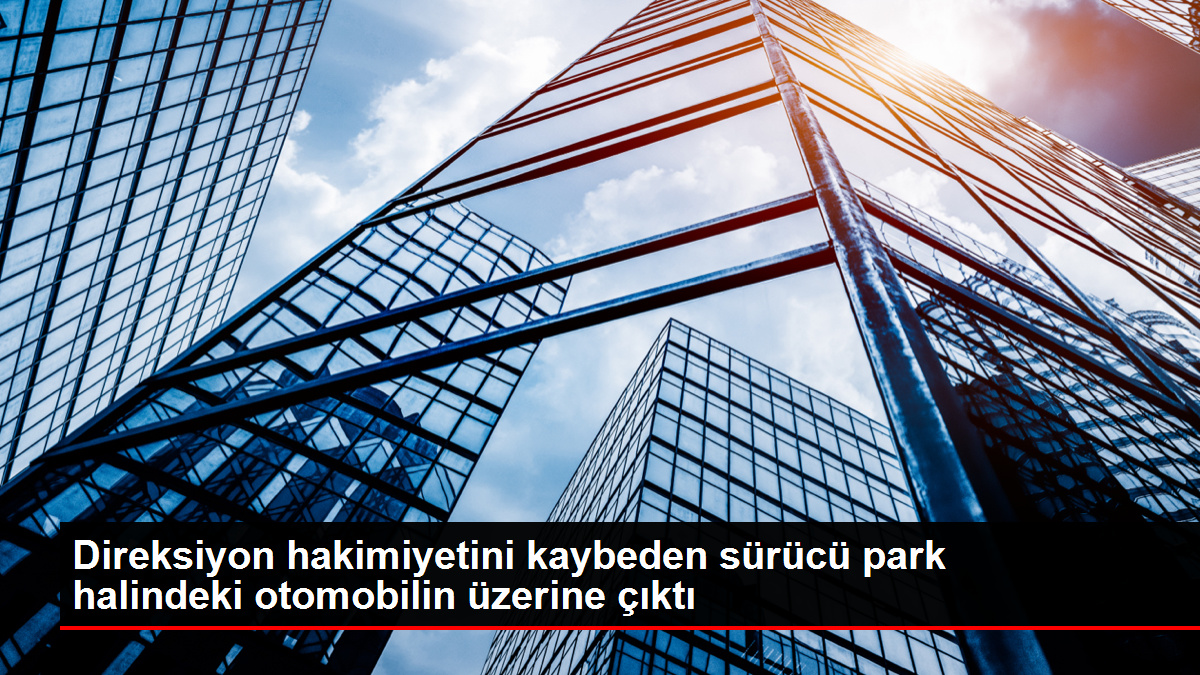 FATİH'te Park Halindeki Otomobil Kazası