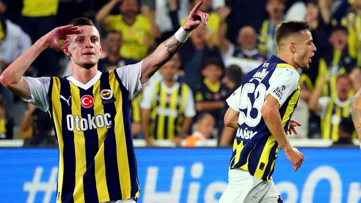 Fenerbahçe'de Szymanski büyülemeye devam ediyor! Büyük alkış aldı...