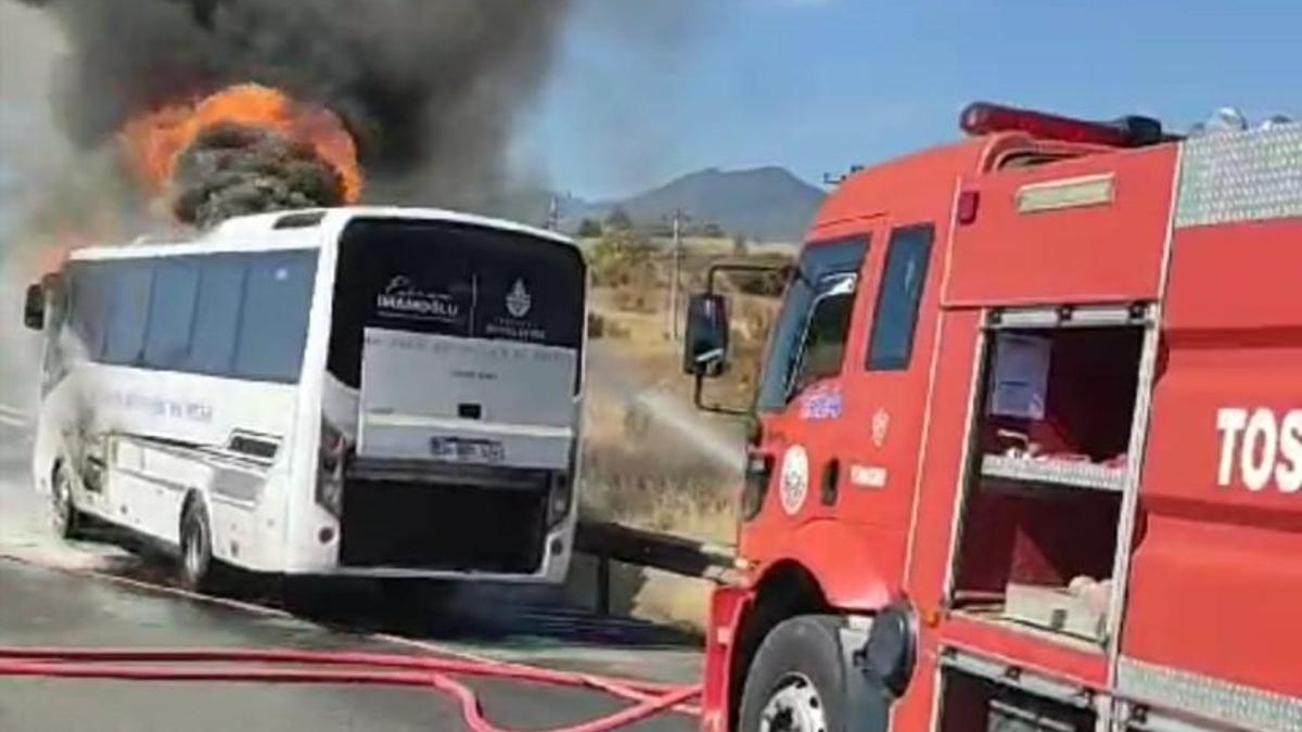 İBB midibüsü Kastamonu'da yandı