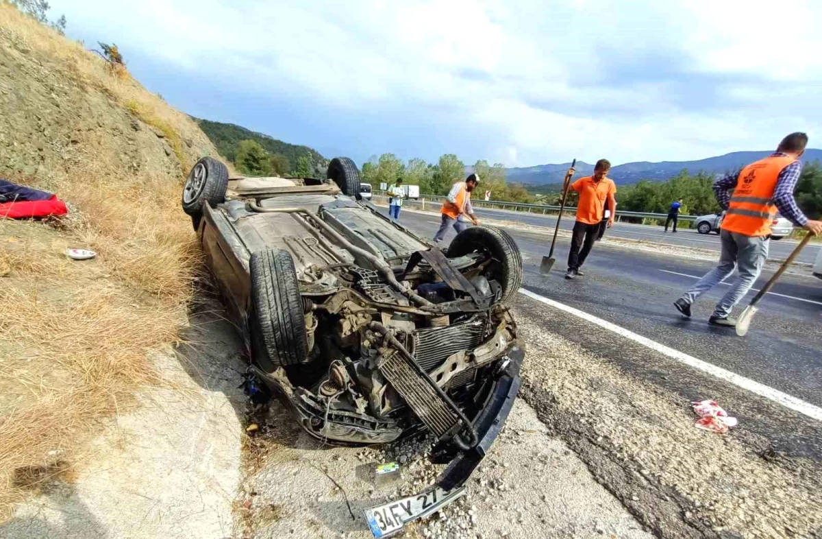 Kastamonu'da Otomobil Takla Attı: 3 Yaralı