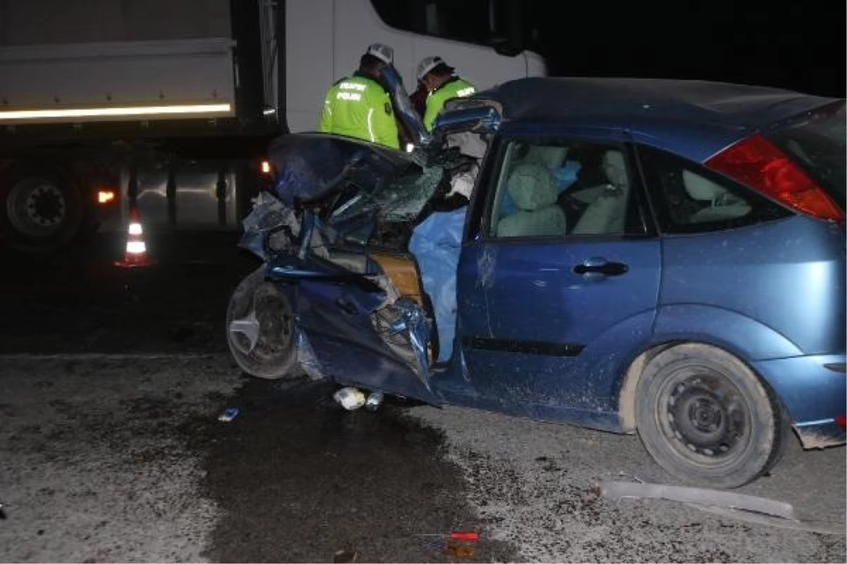 Kayseri Yolunda Otomobilin Kamyona Çarpması Sonucu 1 Kişi Öldü