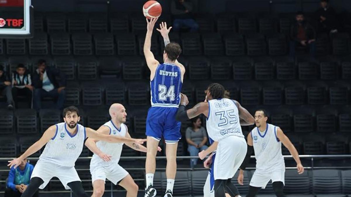 Çayırova Belediyesi-Kocaeli BŞB Kağıtspor maç sonucu: 64-79