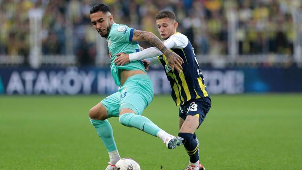 (ÖZET) Fenerbahçe'den Kadıköy'de bu kez beş gollü galibiyet