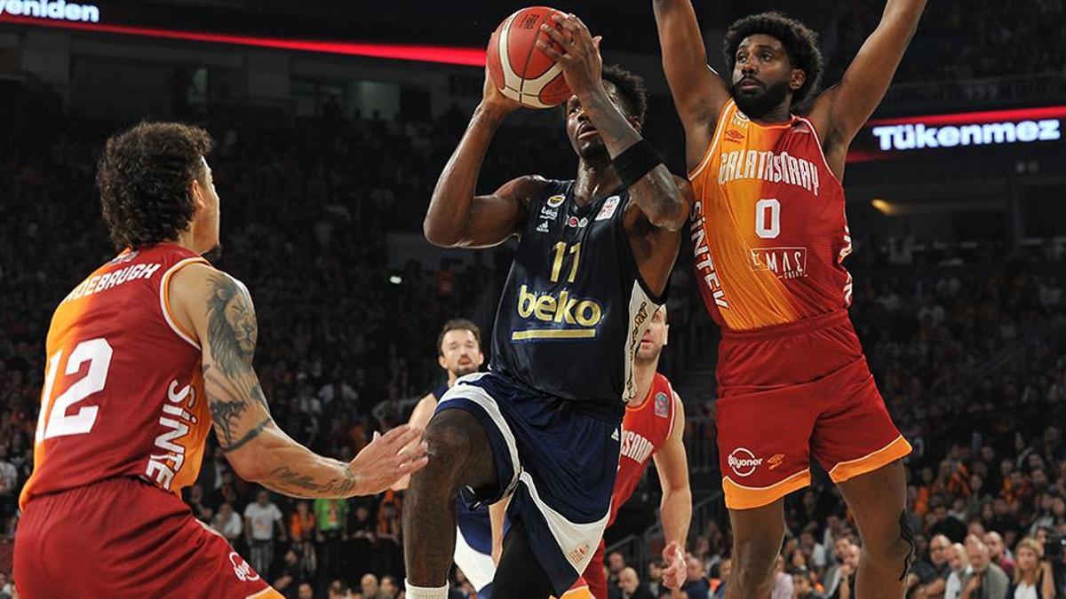 (ÖZET) Galatasaray Ekmas - Fenerbahçe Beko maç sonucu: 62-74 | Potada derbi Fenerbahçe'nin!