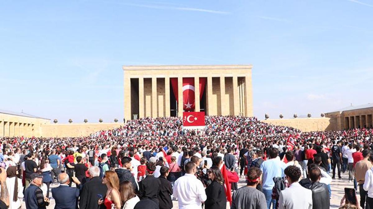 29 Ekim'de Anıtkabir'e ziyaretçi akını: Rekor kırıldı