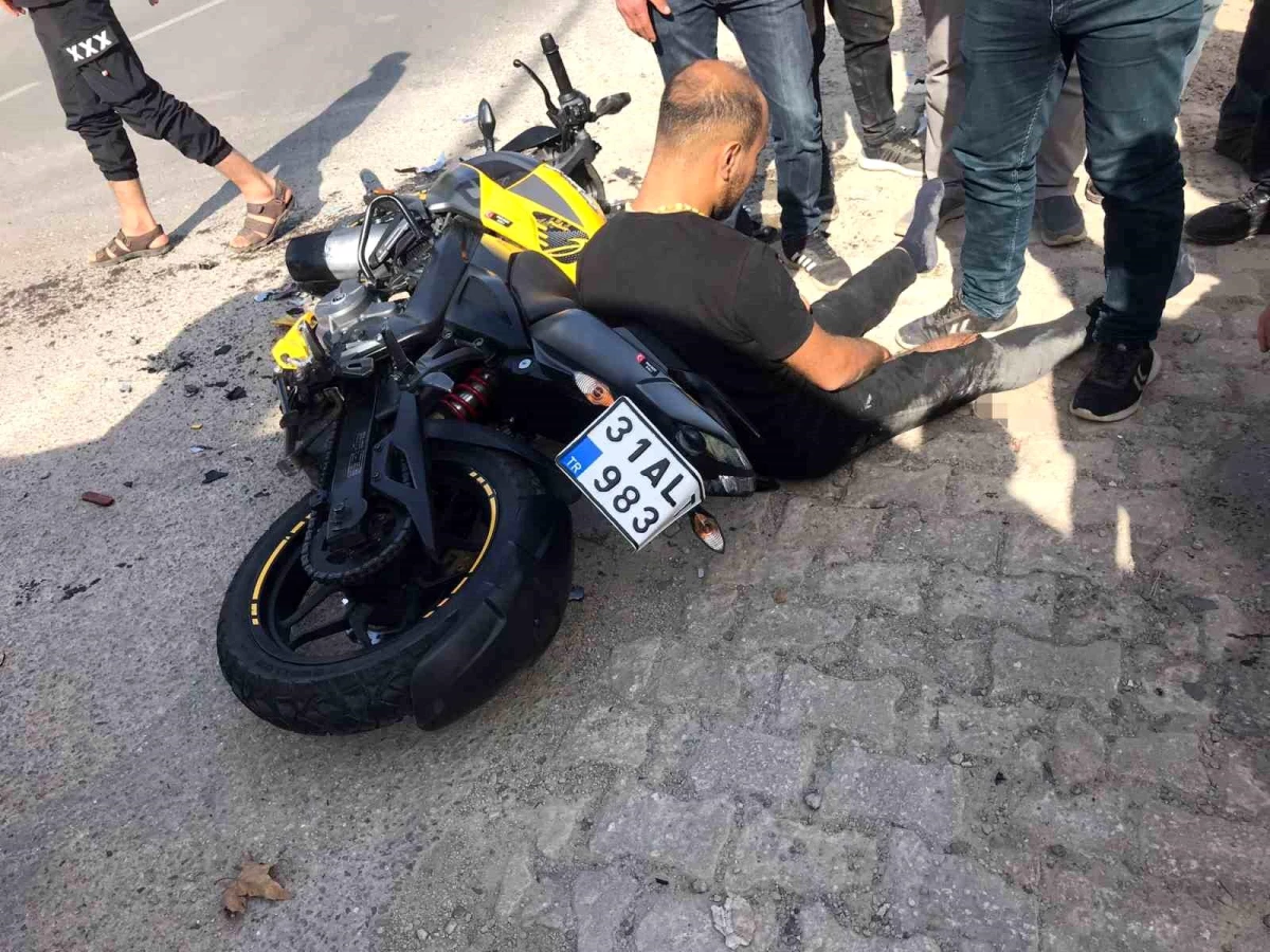 Adıyaman'da Otomobil ile Motosiklet Çarpıştı: 2 Yaralı