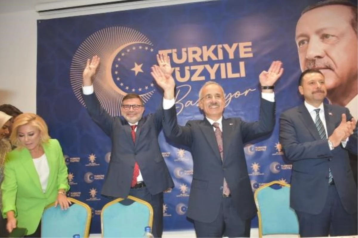 AK Parti İzmir İl Başkanlığını Ziyaret Etti