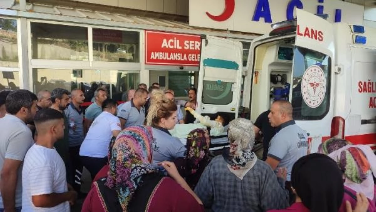 Akaryakıt İstasyonunda Otomobil Alev Aldı: 3 Yaralı, 1 Koyun Öldü