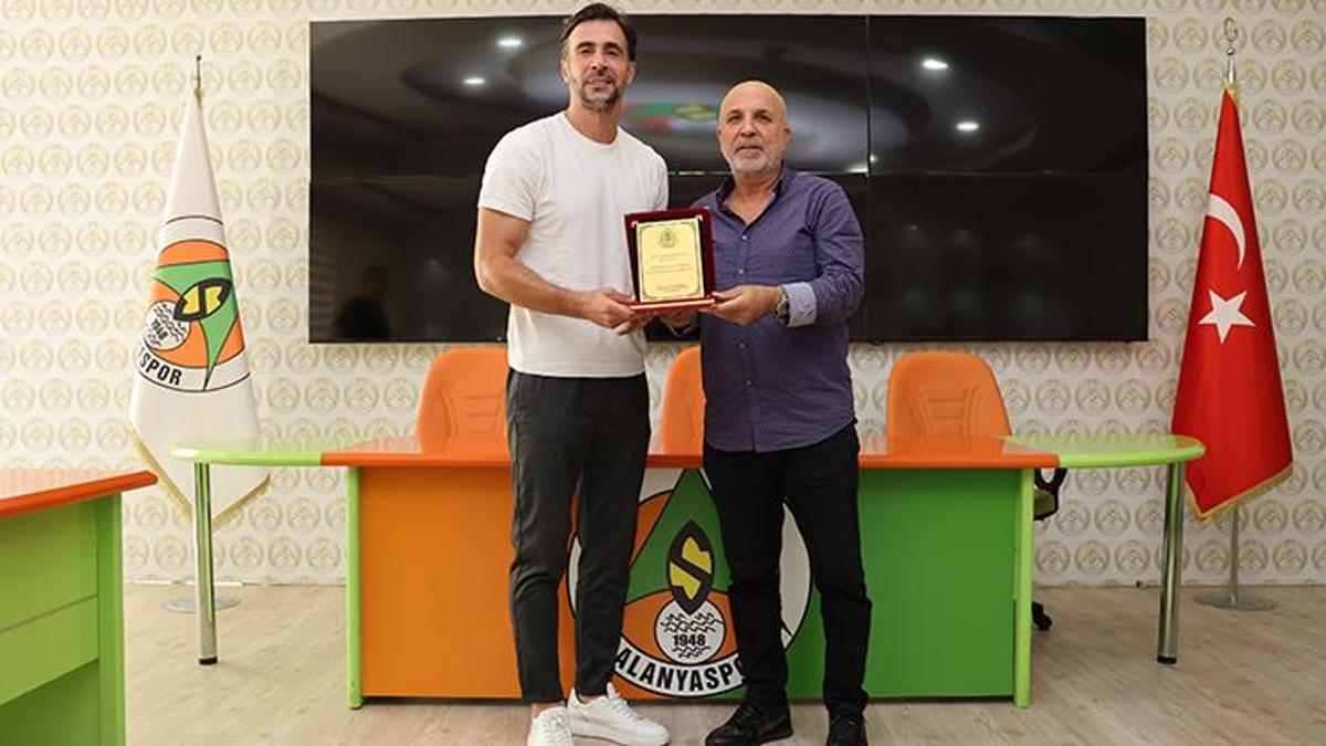 Alanyaspor Ömer Erdoğan'la yolları resmen ayırdı