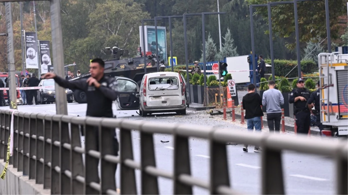 Ankara'da bakanlığa düzenlenen bombalı saldırı girişimi sonrası siyasilerden art arda mesajlar geldi