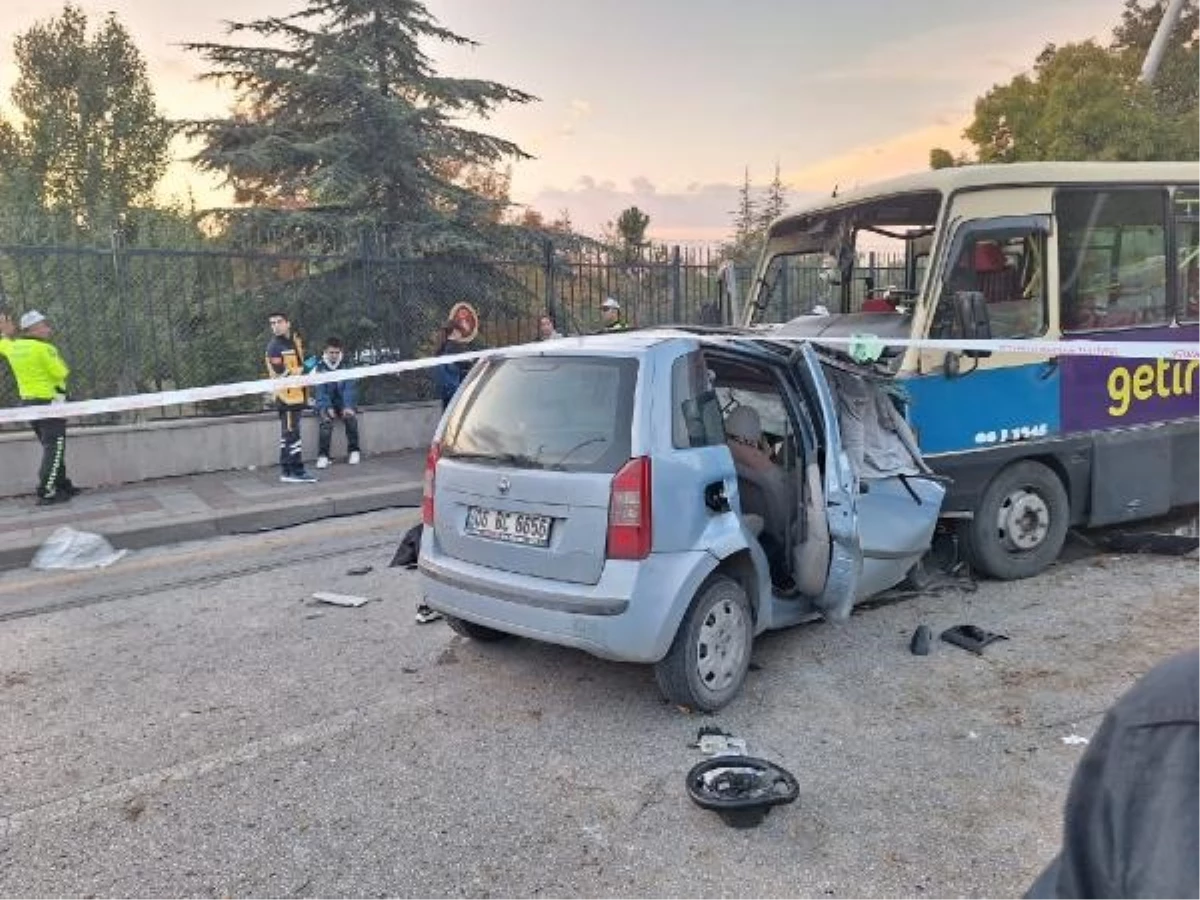 Ankara'da otomobil ile minibüs çarpıştı: 1 ölü, 14 yaralı