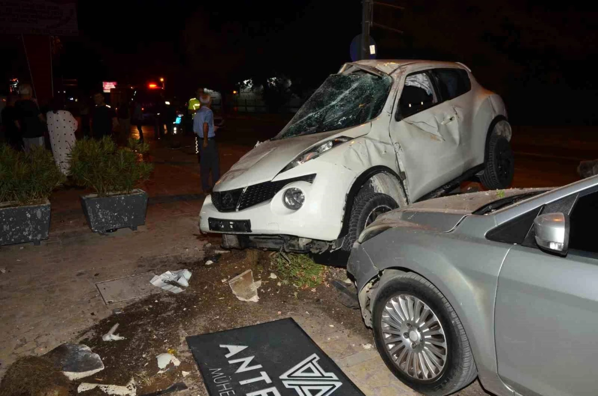 Antalya'da Kontrolden Çıkan Otomobil Takla Attı: 1 Yaralı