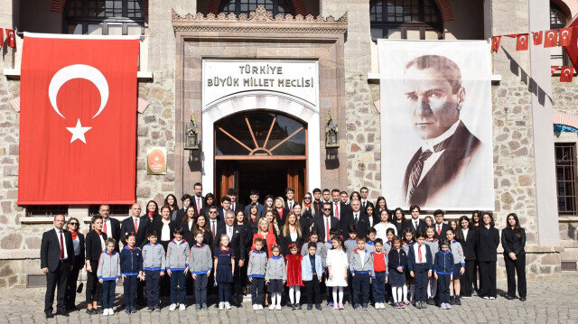 Bahçeşehir Koleji’nden beş bin kişiyle Ata’ya 100’üncü yıl ziyareti | Aktüel Haberleri