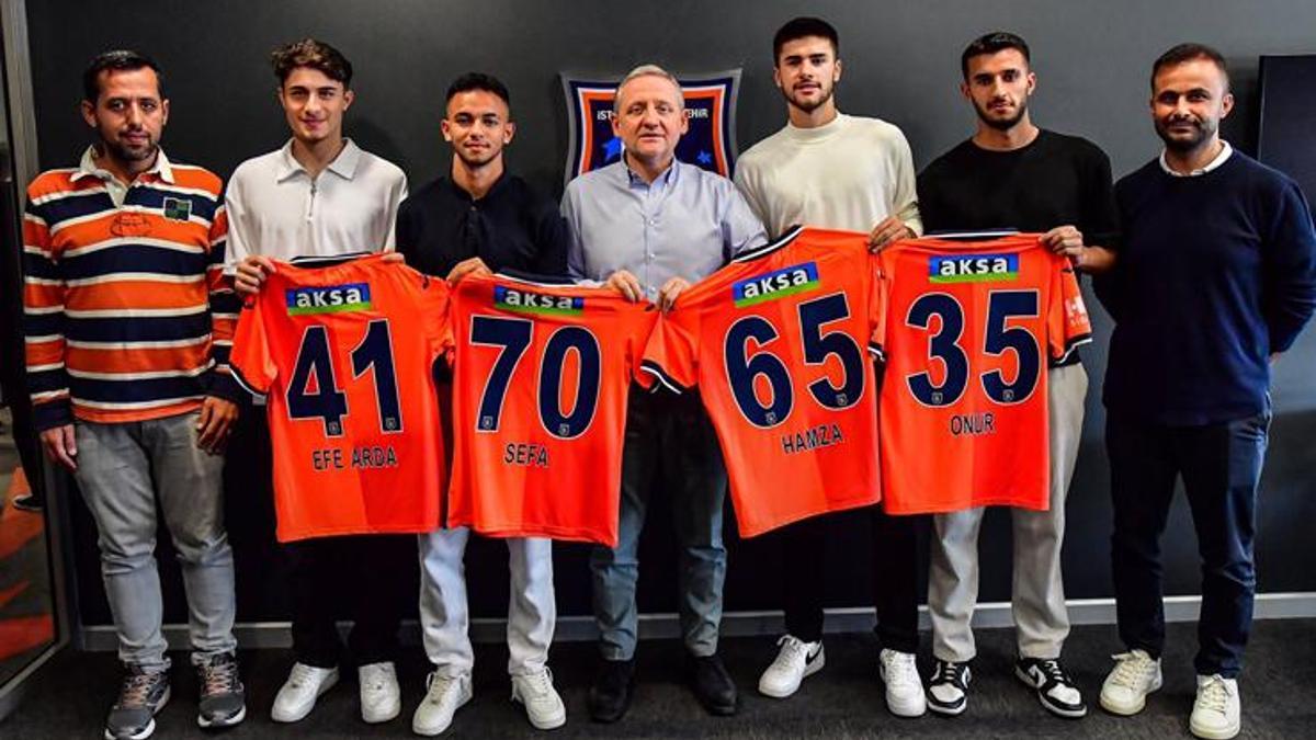 Başakşehir FK'dan 4 futbolcuyla sözleşme!