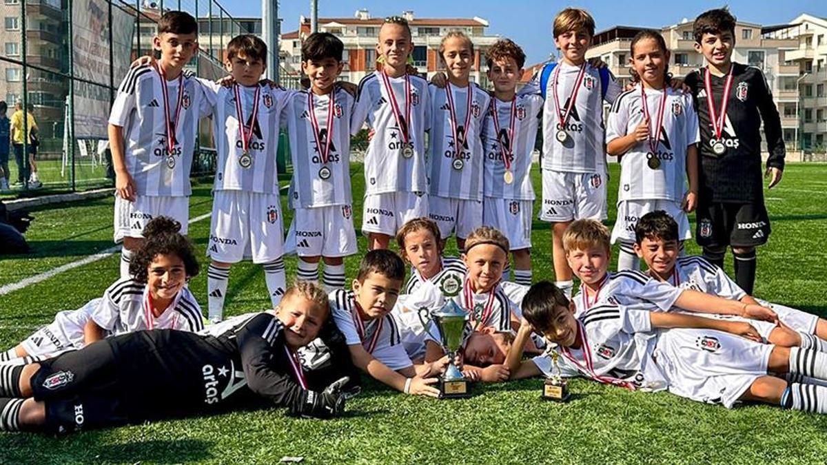 Beşiktaş U10 Takımı namağlup şampiyon