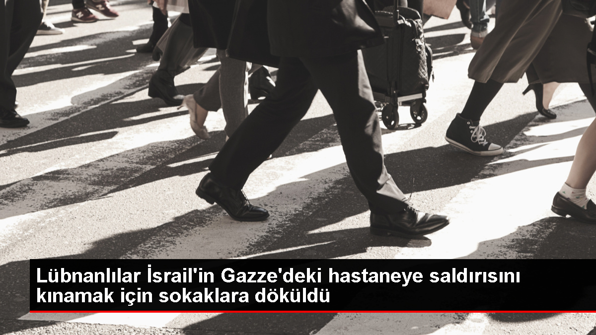 Beyrut'ta İsrail'in Gazze'deki hastaneye saldırısını protesto gösterileri