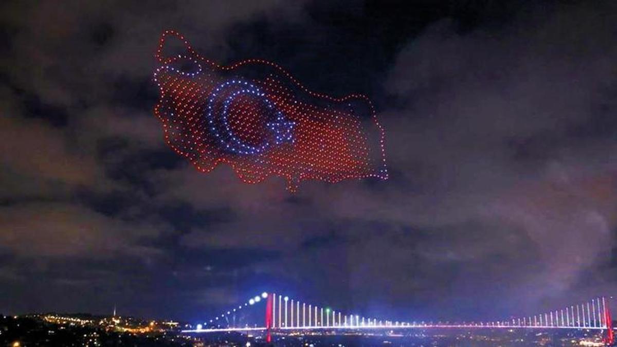 Boğaz’da dron şovu