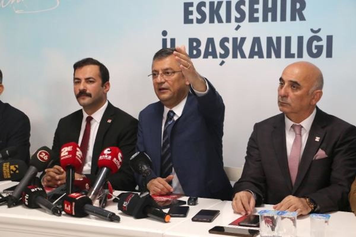 CHP'li Özel: Kapı önüne koymaları değil; babaevinin kapılarını açmayı vadediyorum