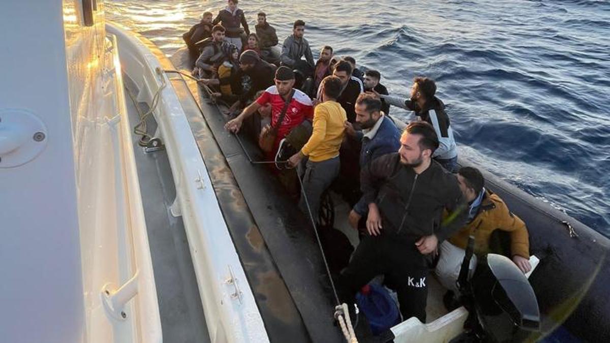 Didim'de Yunanistan tarafından Türk karasularına geri itilen düzensiz göçmenler kurtarıldı