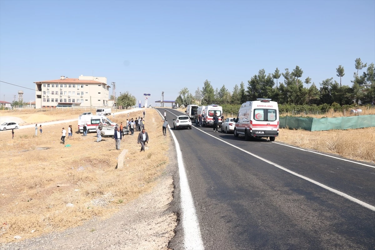 Diyarbakır'da takla atan otomobilde 5 kişi yaralandı