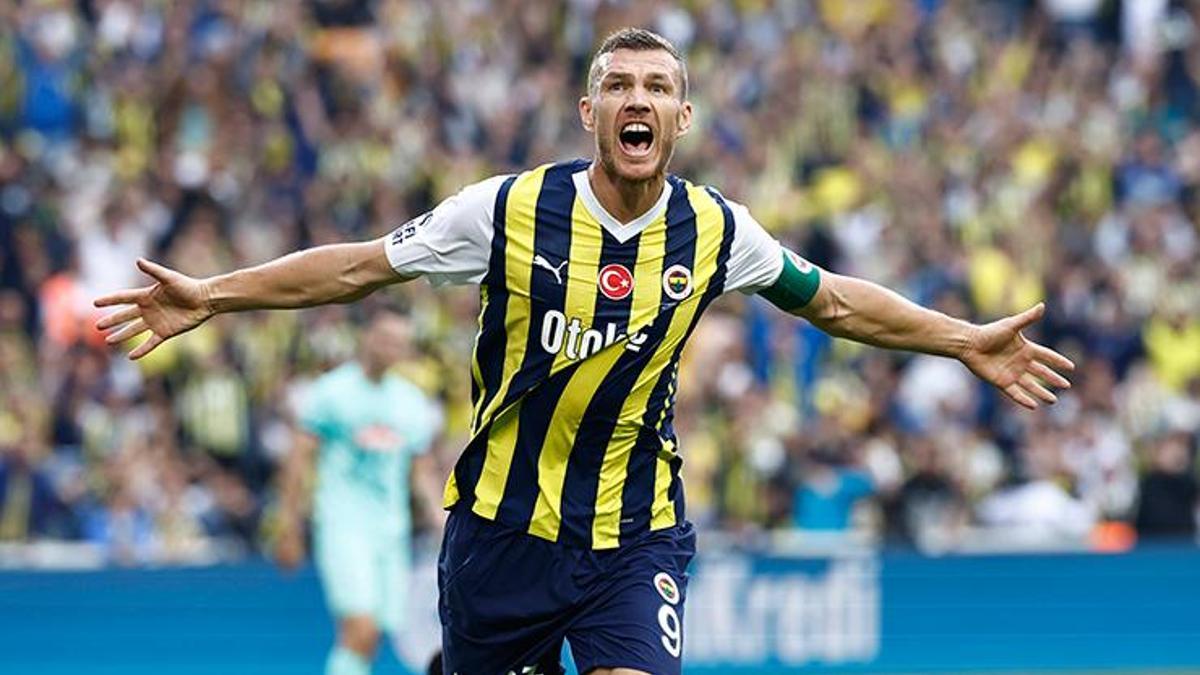 Edin Dzeko, gol sayısını 5'e yükseltti