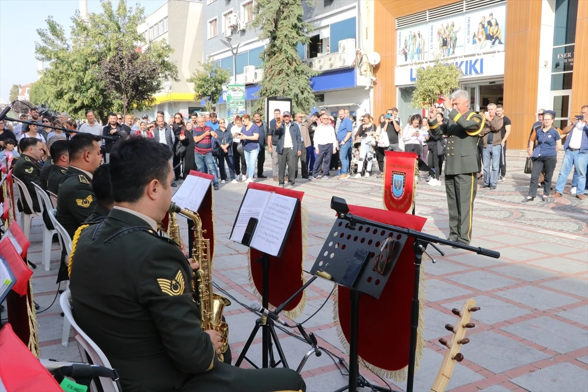 Edirne'de 5. Kolordu Bölge Bando Komutanlığı Konser Verdi