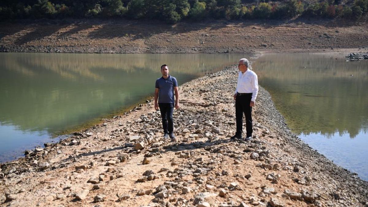 Edirne'de kuraklık alarmı! Belediye başkanı barajın ortasından çağrı yaptı