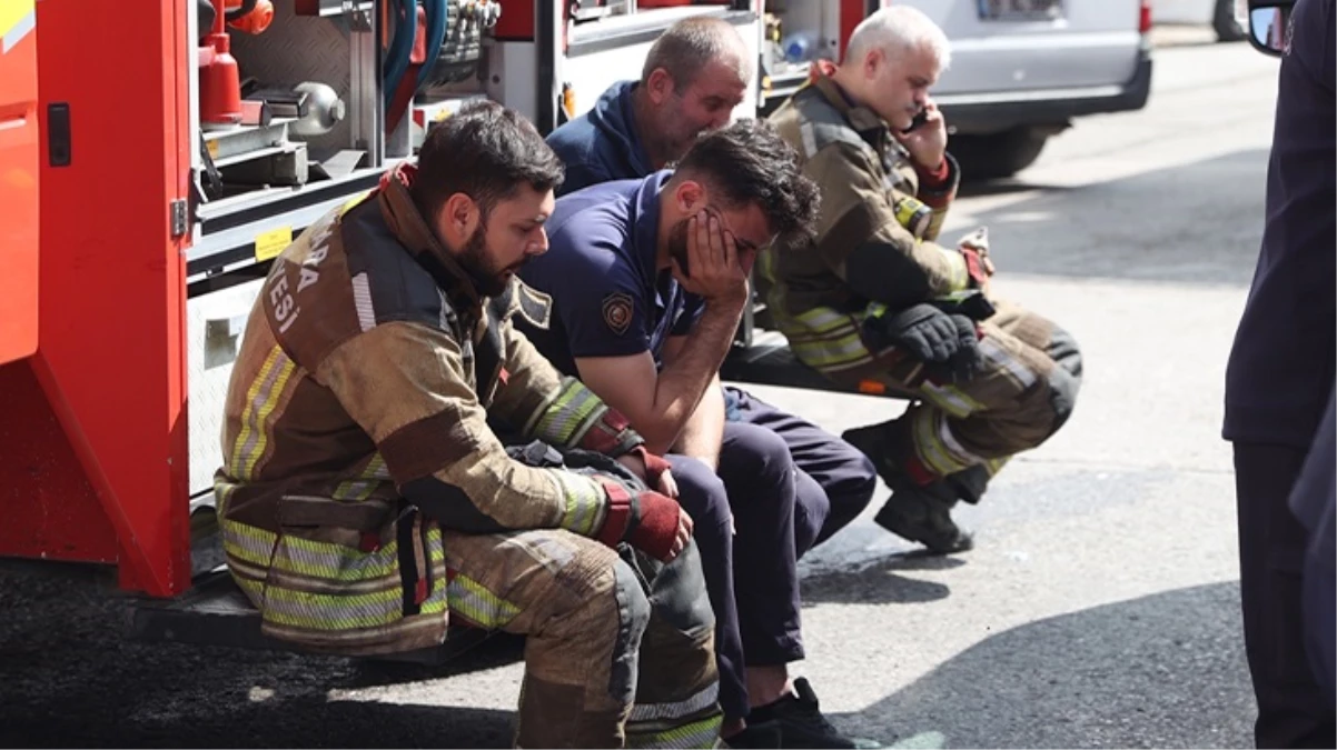 Eksi 2. katta çıkan yangında 1 itfaiye eri şehit oldu, ikisinin durumu ağır