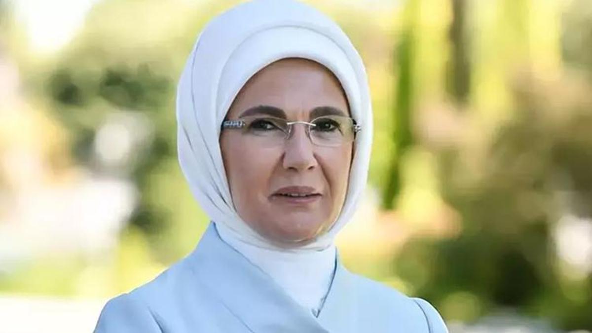 Emine Erdoğan'dan 29 Ekim mesajı: Gelecek nesillerin Türkiye Yüzyılı hedefleriyle yaşatacağına inanıyorum