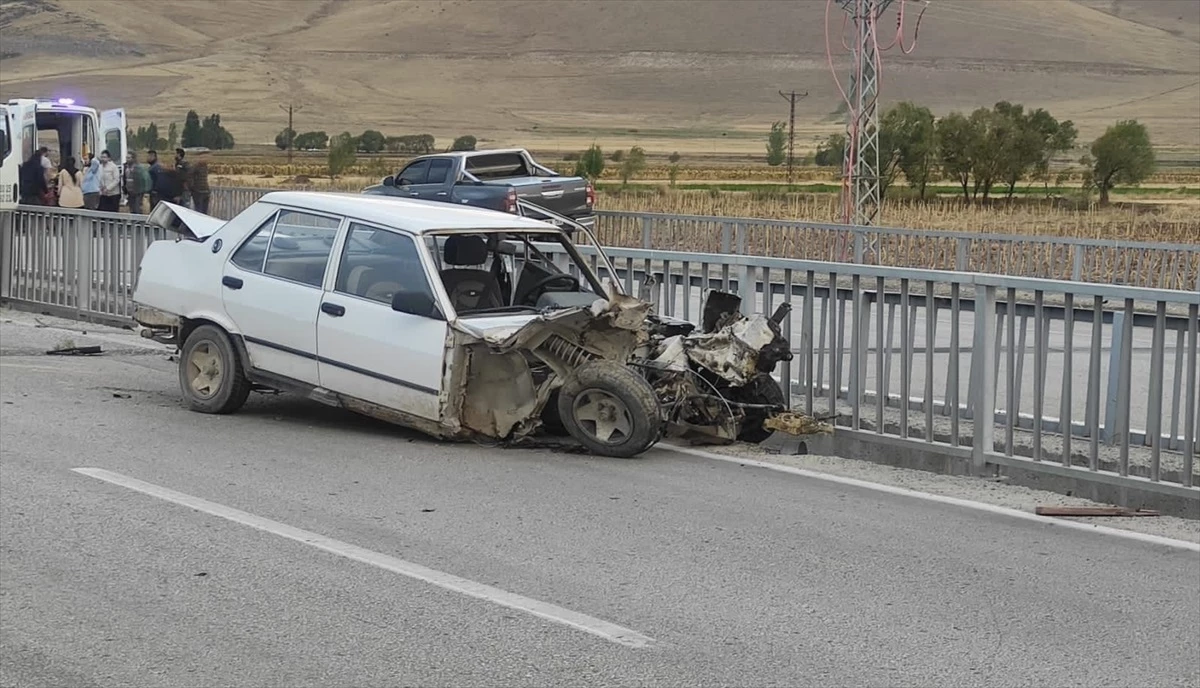 Erzurum'da Otomobil Köprüden Düştü, Sürücü Ağır Yaralandı