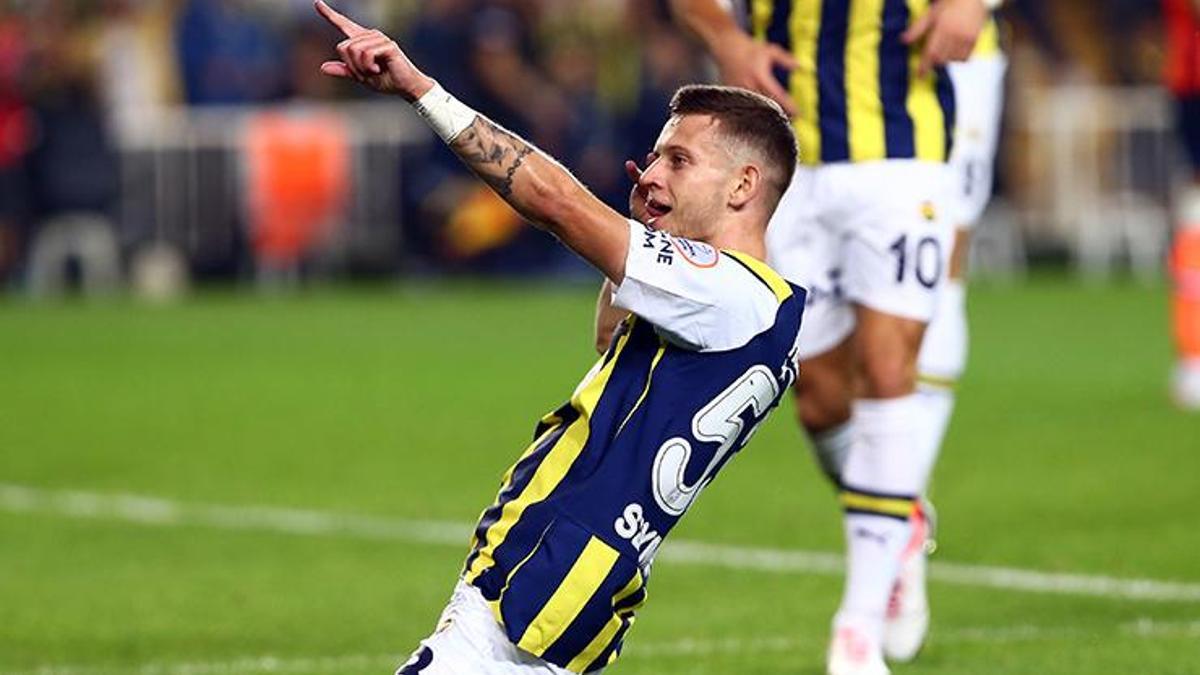 Fenerbahçe'de Szymanski coşmaya hazır! 10 numara pozisyonunda oynamasına rağmen...