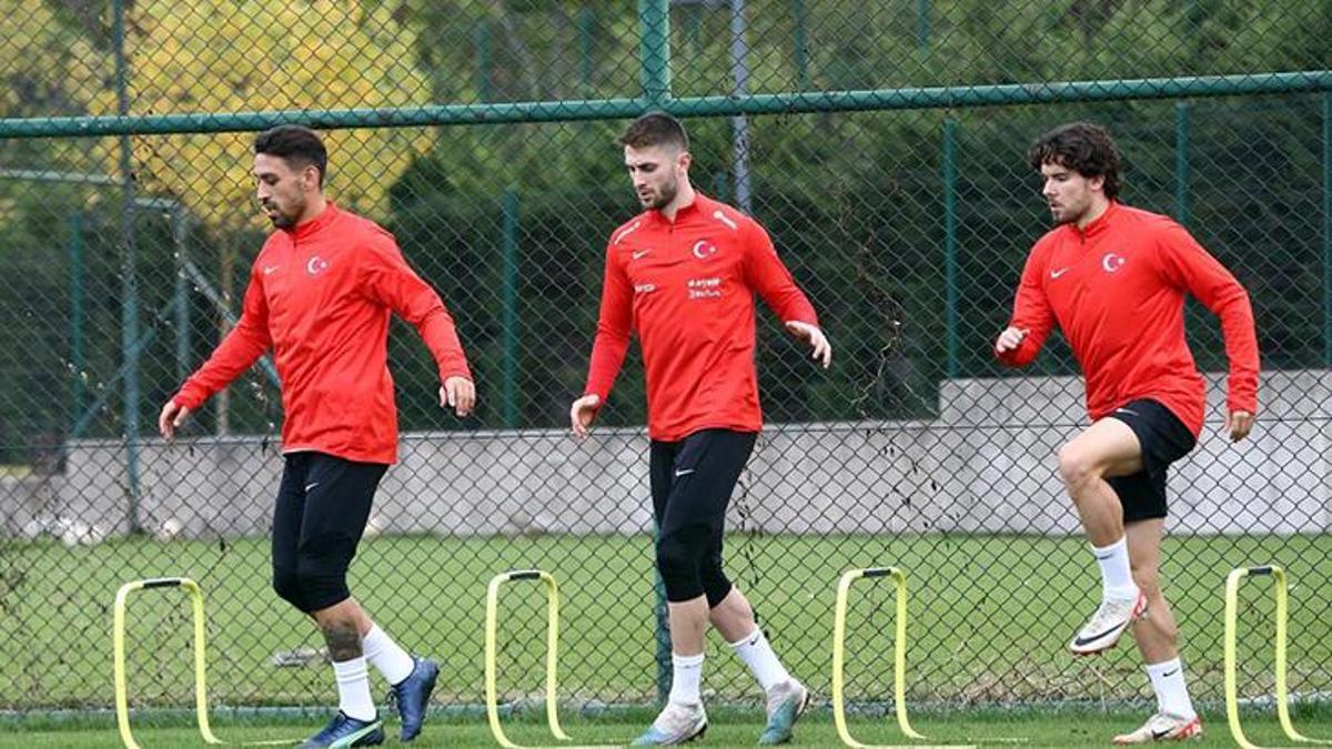 Fenerbahçe’de 12 futbolcu milli mesaide