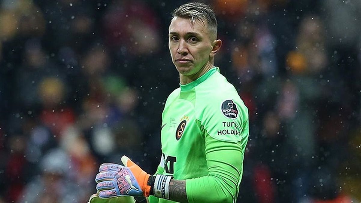 Galatasaray, Muslera ile ilgili kararını sonunda verdi