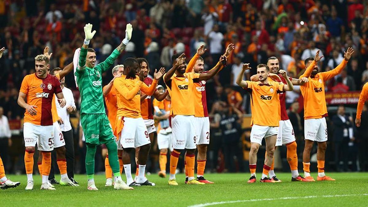 Galatasaray'dan yıldızlarına yeni sözleşme! Üstün performanslar ödül getirdi...