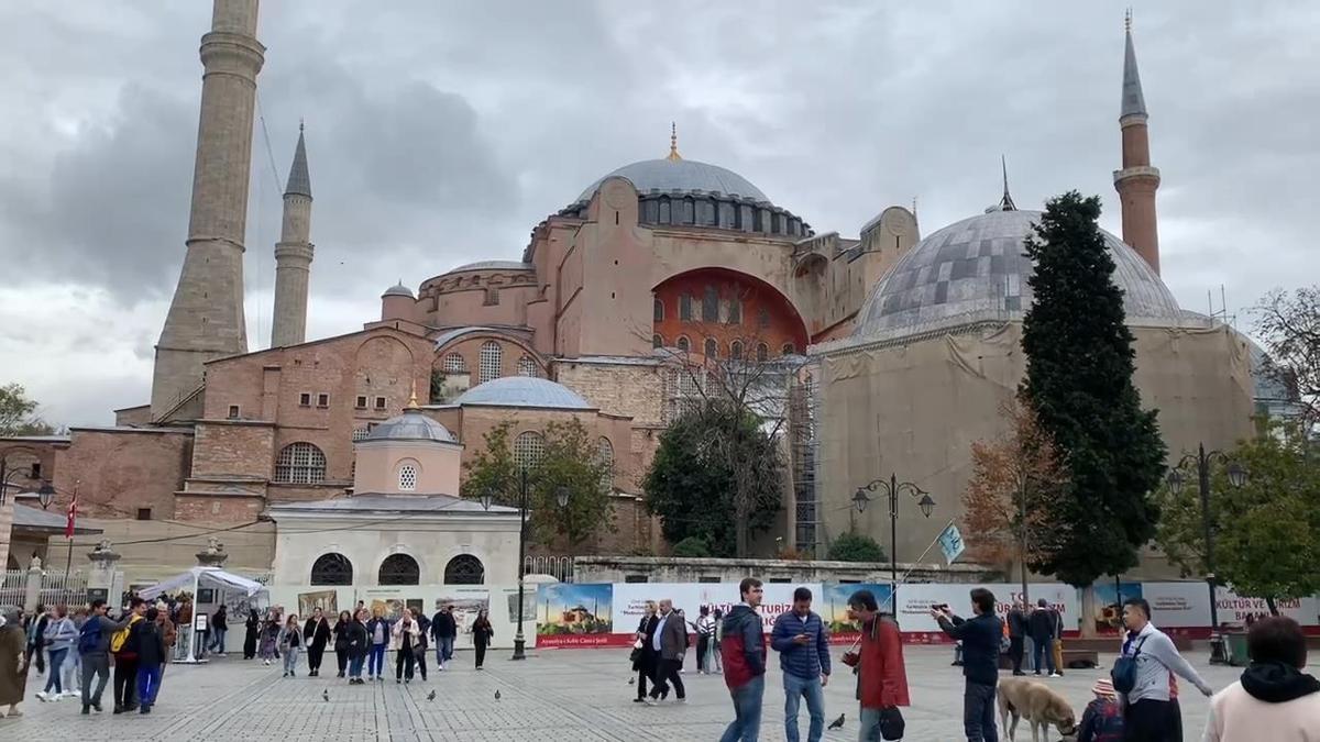 Gazze'de hayatını kaybedenler için sela okundu