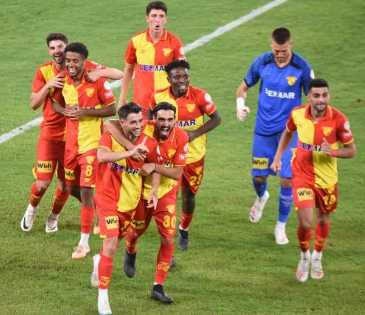 Göztepe, geçen sezonun üzerine koydu