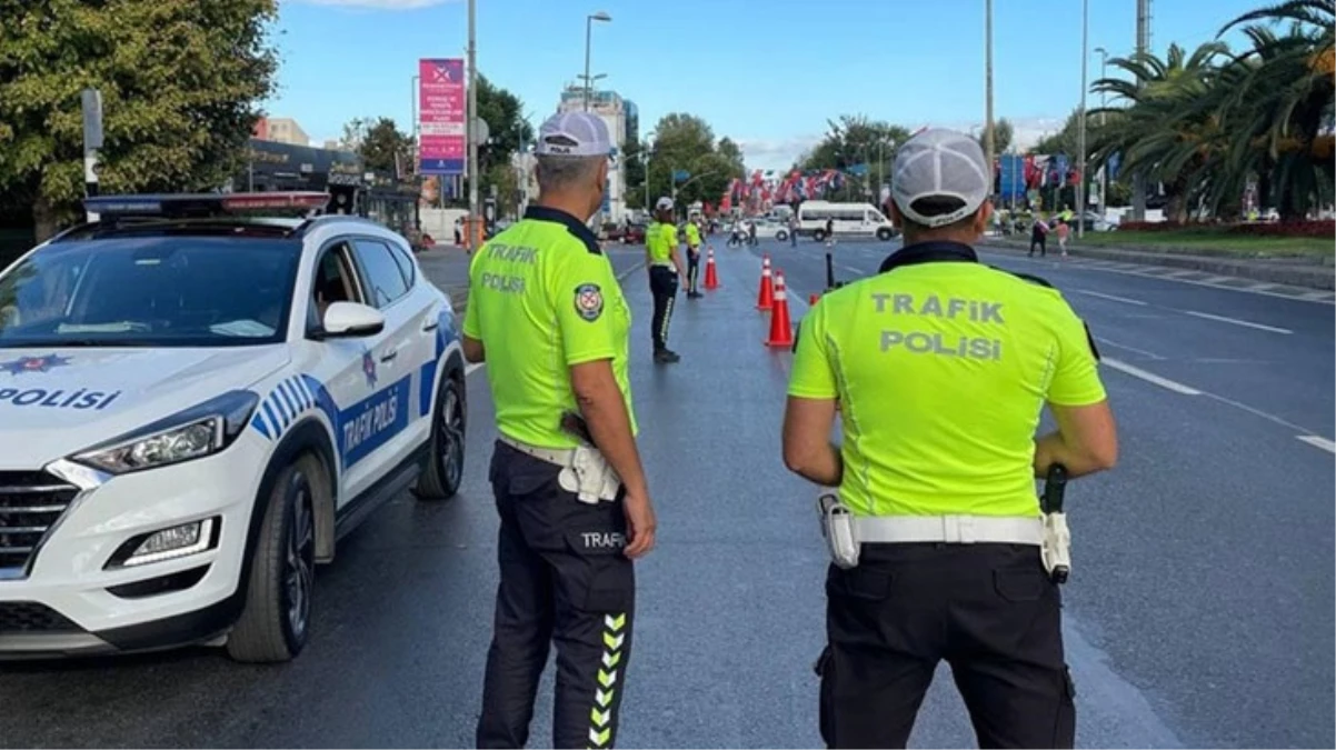 İstanbul Valiliği duyurdu! Cumhuriyet Bayramı provası nedeniyle bazı yollar trafiğe kapatılacak