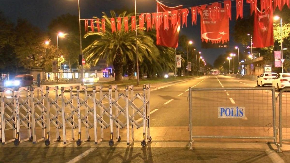 İstanbullular dikkat! 29 Ekim kutlamaları nedeniyle bazı yollar trafiğe kapatıldı