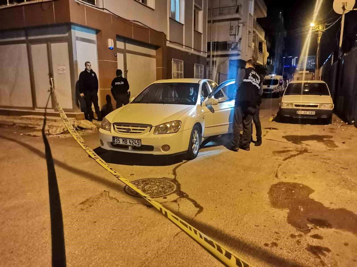 İzmir'de av bıçağıyla saldırı: 1 ölü, 1 ağır yaralı