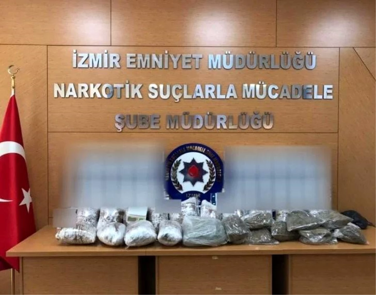 İzmir'de büyük uyuşturucu operasyonu: 24 kilo skunk ve 29 bin 904 adet sentetik ecza ele geçirildi