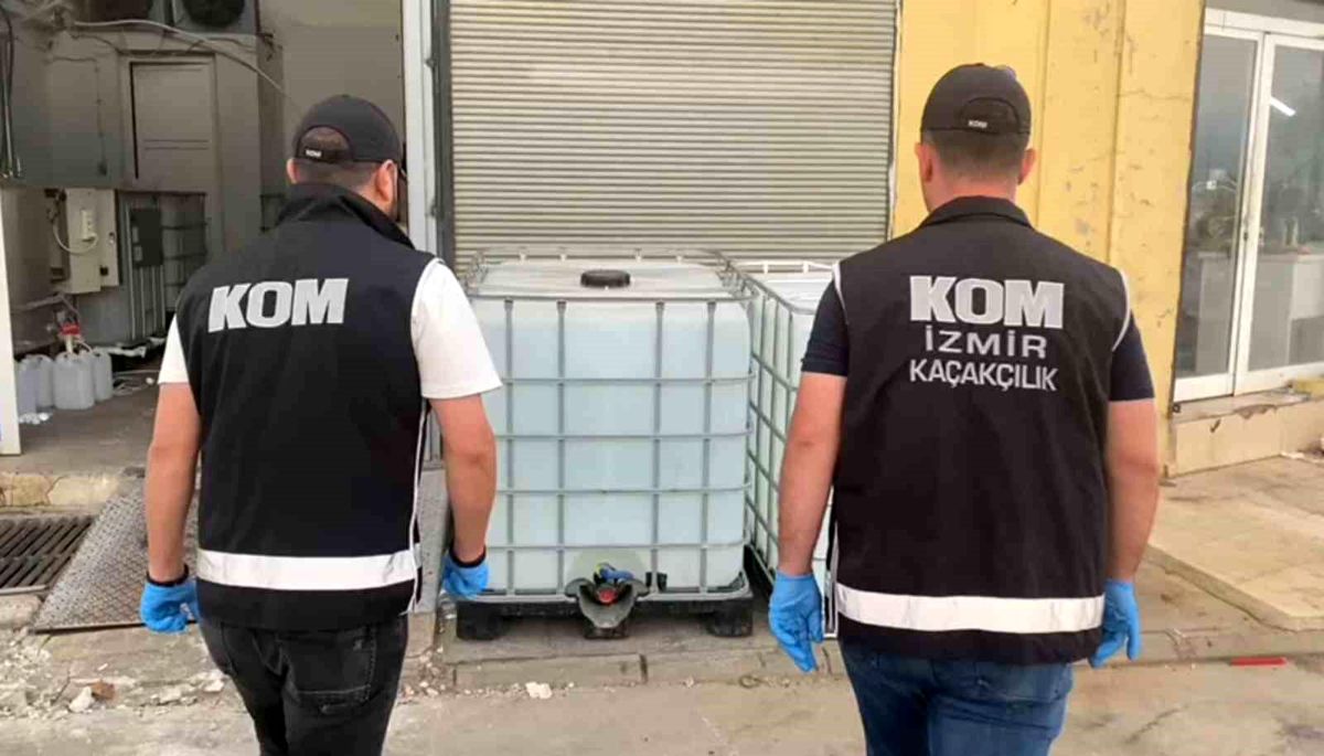 İzmir'de sahte alkol imalathanesi ve sigara kaçakçılığı operasyonu