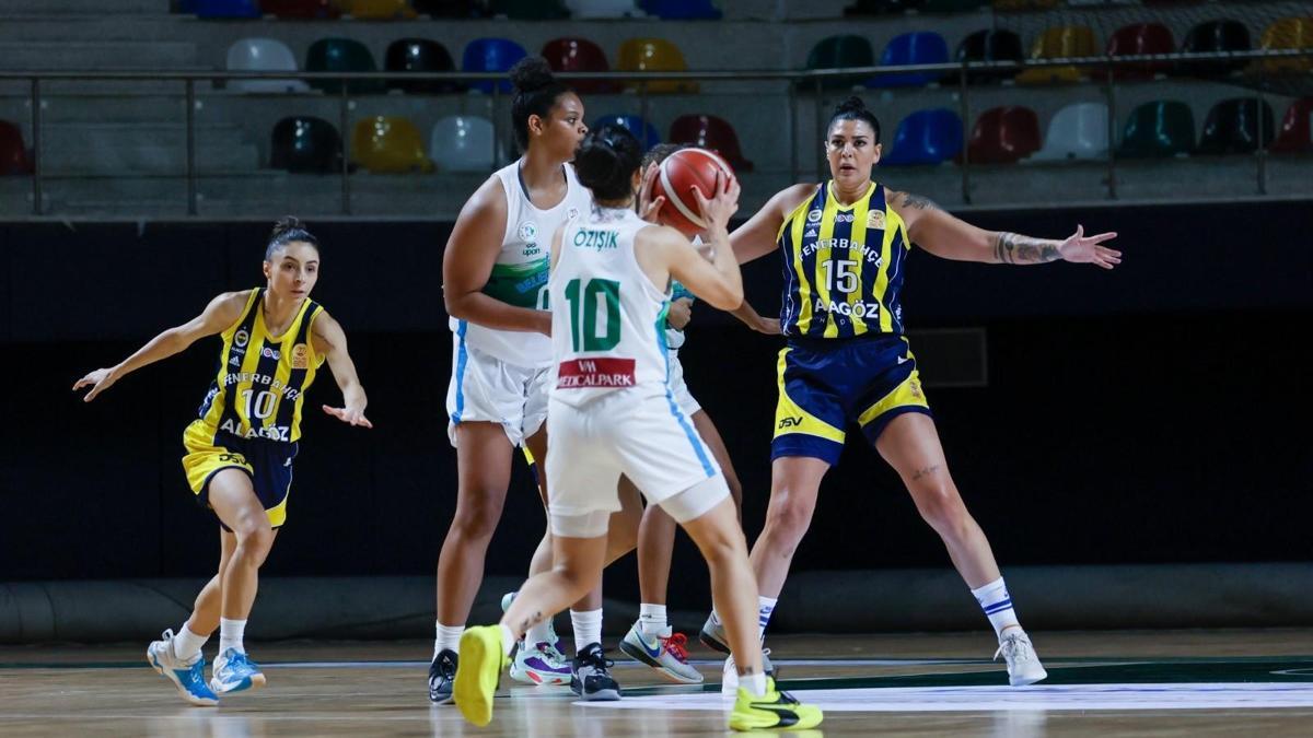 İzmit Belediyespor-Fenerbahçe maç sonucu: 70-75